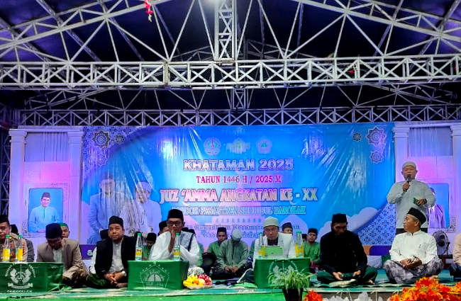 Kapolsek Balongan Apresiasi Kegiatan Khotmil Qur’an di Desa Rawadalem